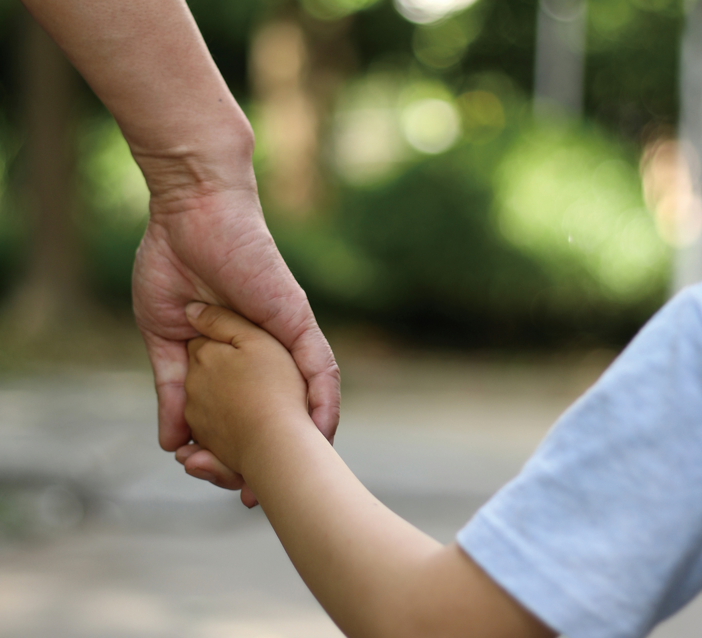 当然所有的这些,都是爸爸,也是父亲,只是:父亲向左,爸爸向右!